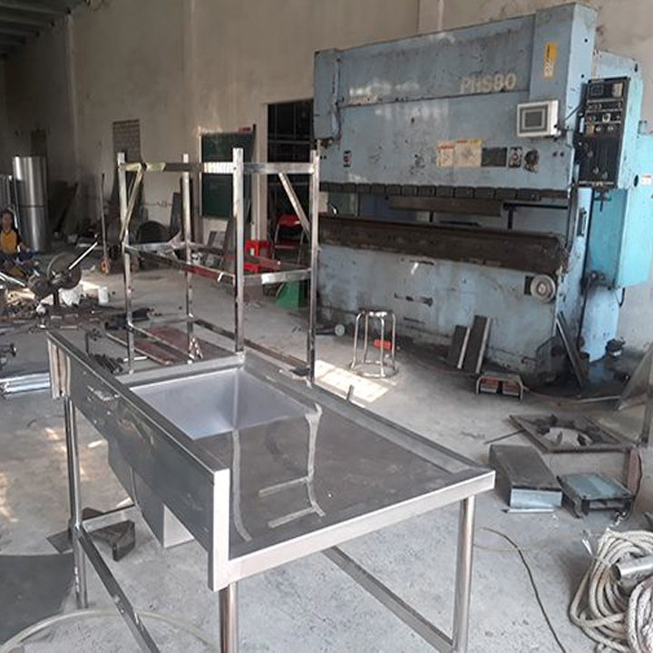 xưởng sản xuất inox bếp công nghiệp